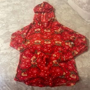 Soft & comfy reindeer hoodie.
